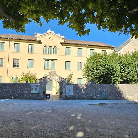 Gite D'Etape Et De Groupe Du Clos Saint Roch Viviers Екстериор снимка